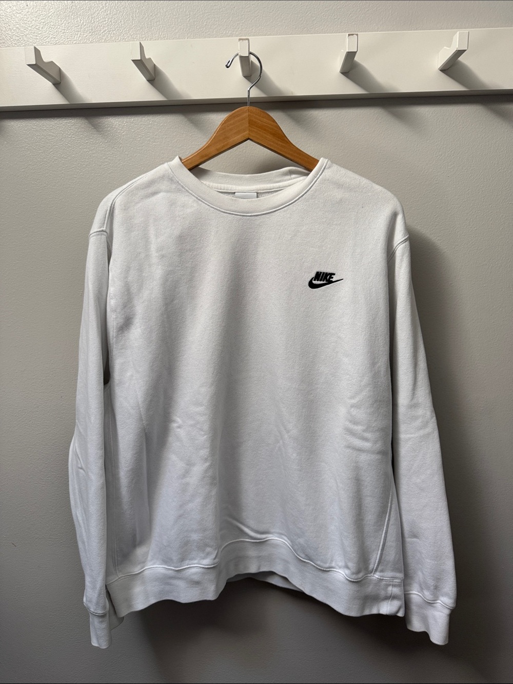 Nike Men’s White Crewneck Sweatshirt with Black Swoosh